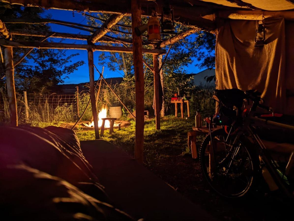 Au Pied Du Trieu, The Shelter Hotel Labroye ภายนอก รูปภาพ